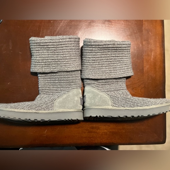 Gray Slouchy UGGS with accent buttons - Picture 7 of 7